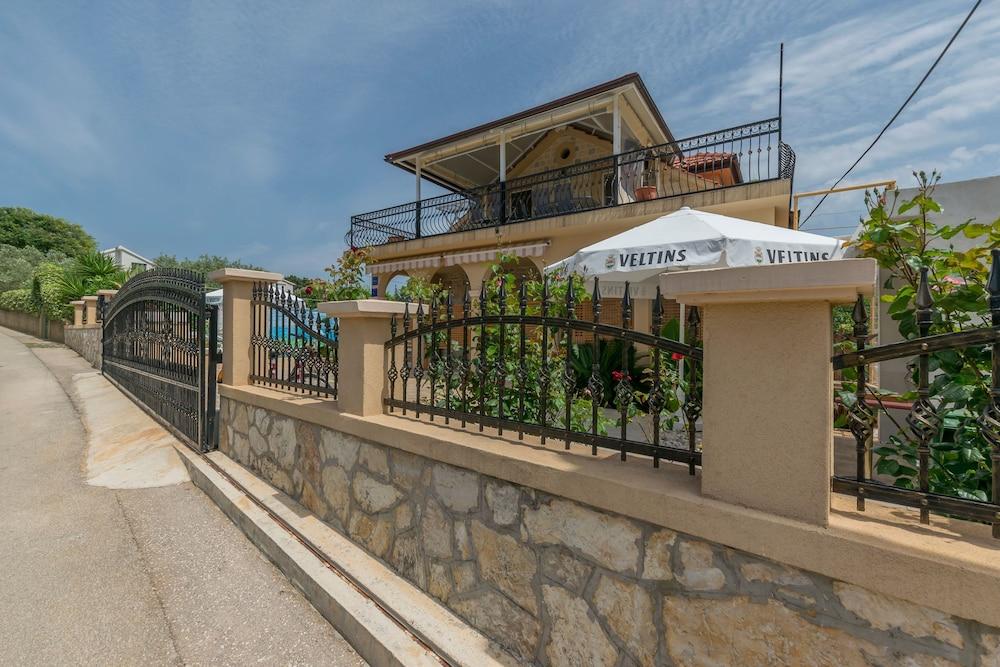 House Vila Rosales