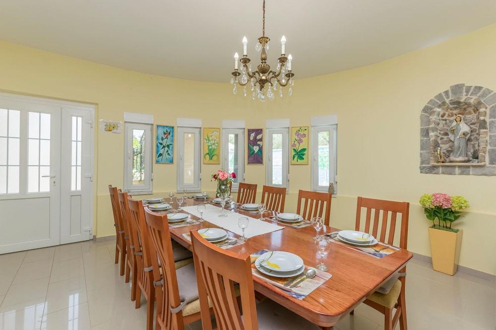 House Vila Rosales