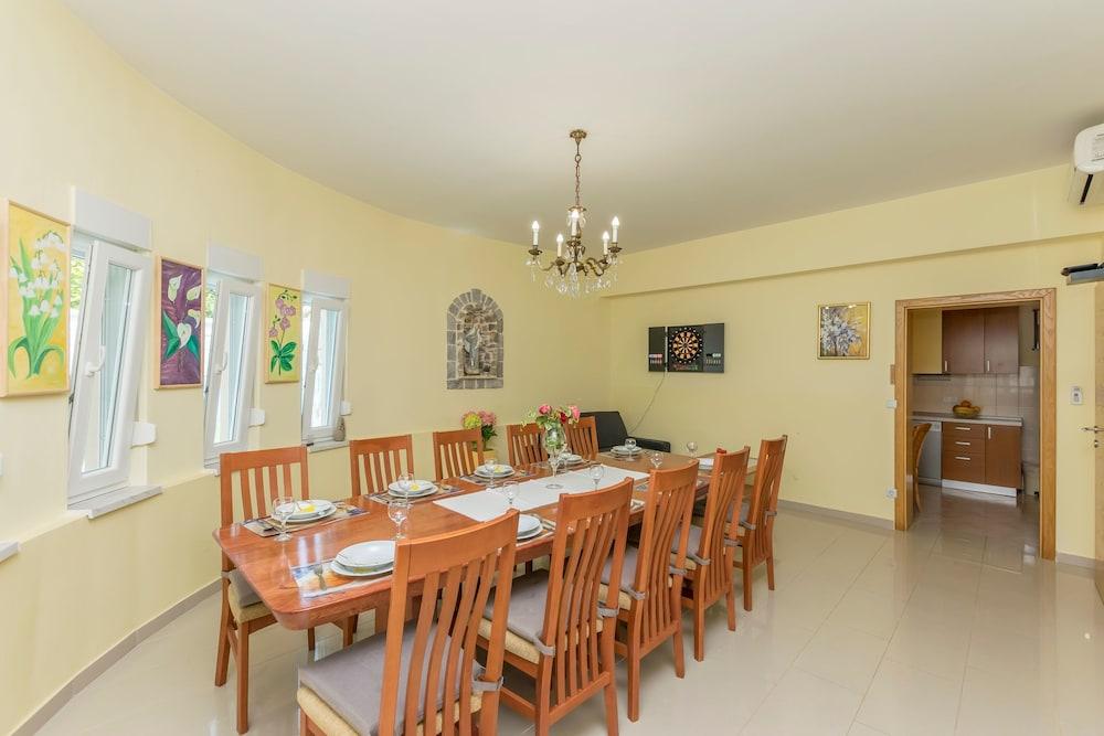 House Vila Rosales
