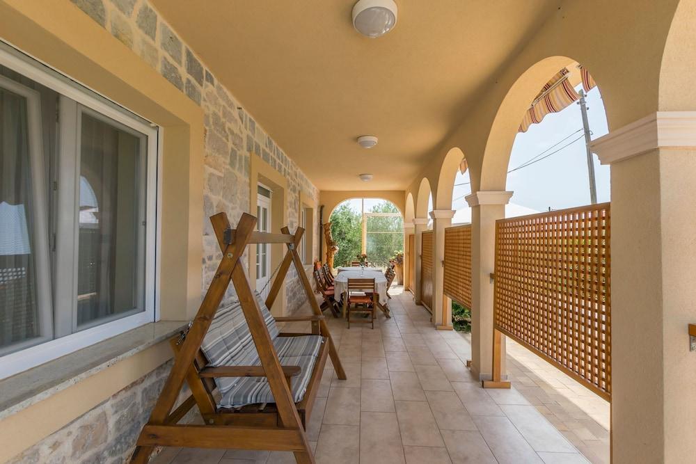 House Vila Rosales