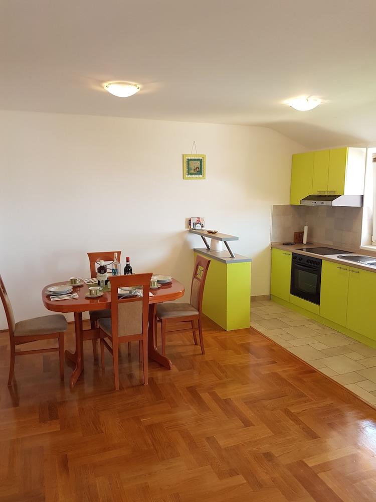 Apartments Dunja Malinska