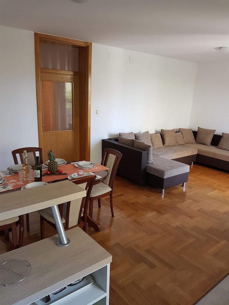 Apartments Dunja Malinska
