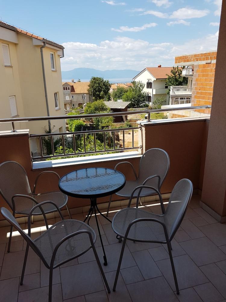 Apartments Dunja Malinska