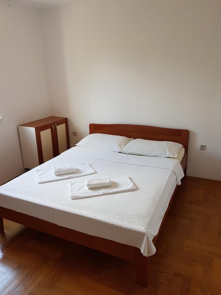 Apartments Dunja Malinska