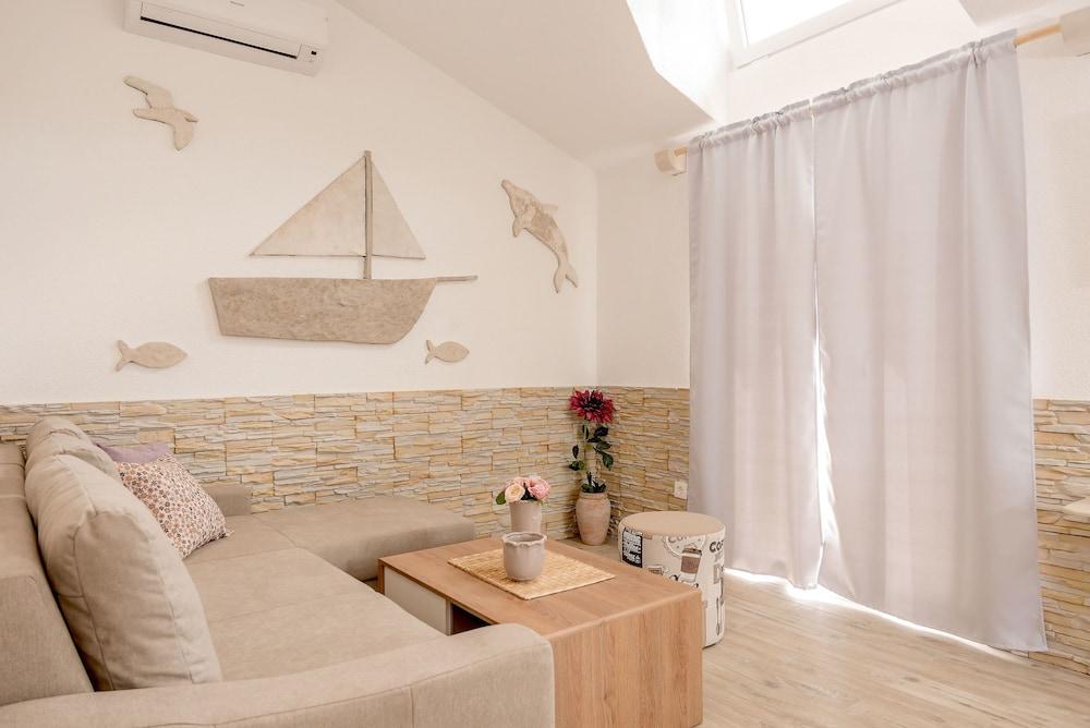 Beach Resort Apartments Bucina