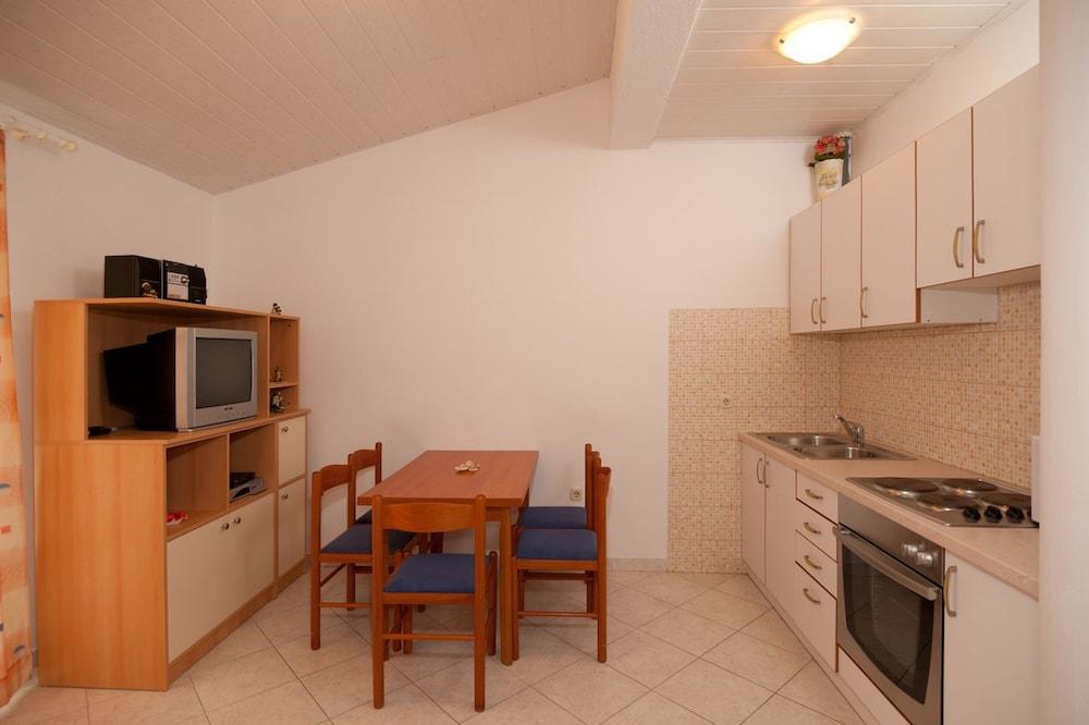 Beach Resort Apartments Bucina