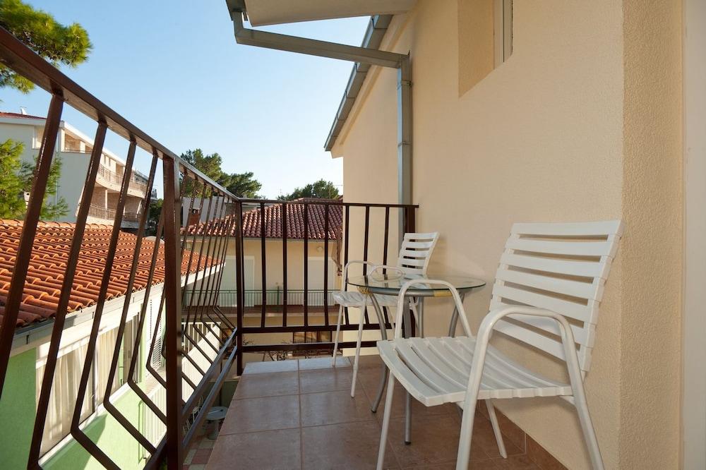 Beach Resort Apartments Bucina
