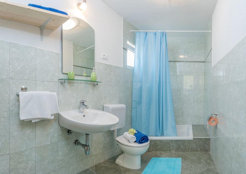 Beach Resort Apartments Bucina