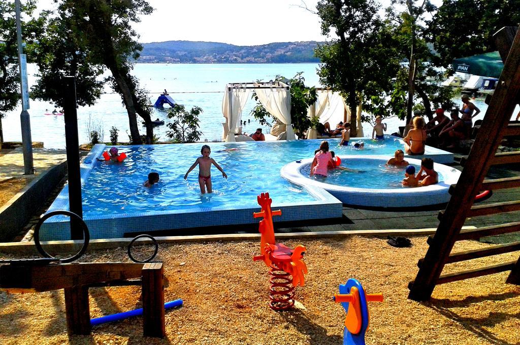 Camp Slamni
