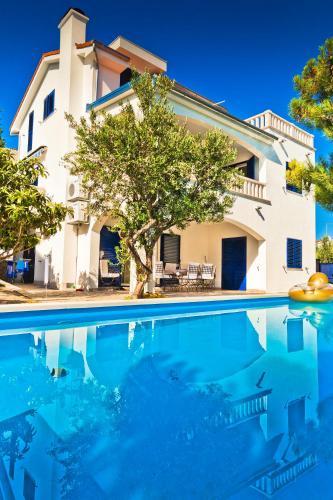 Delux Villa Hedonica