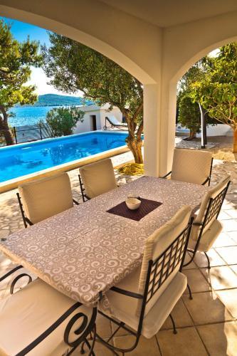 Delux Villa Hedonica