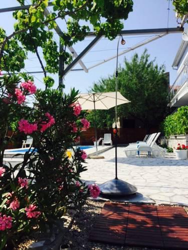 Apartments Jerine