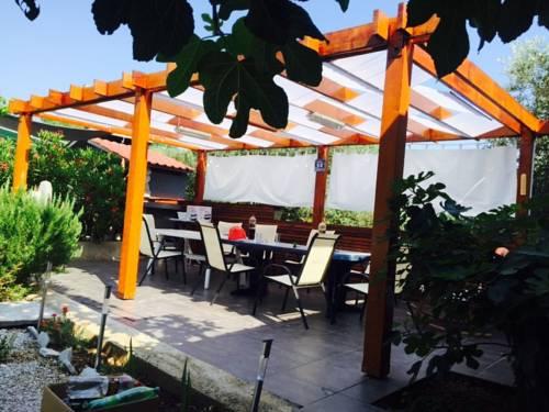 Apartments Jerine