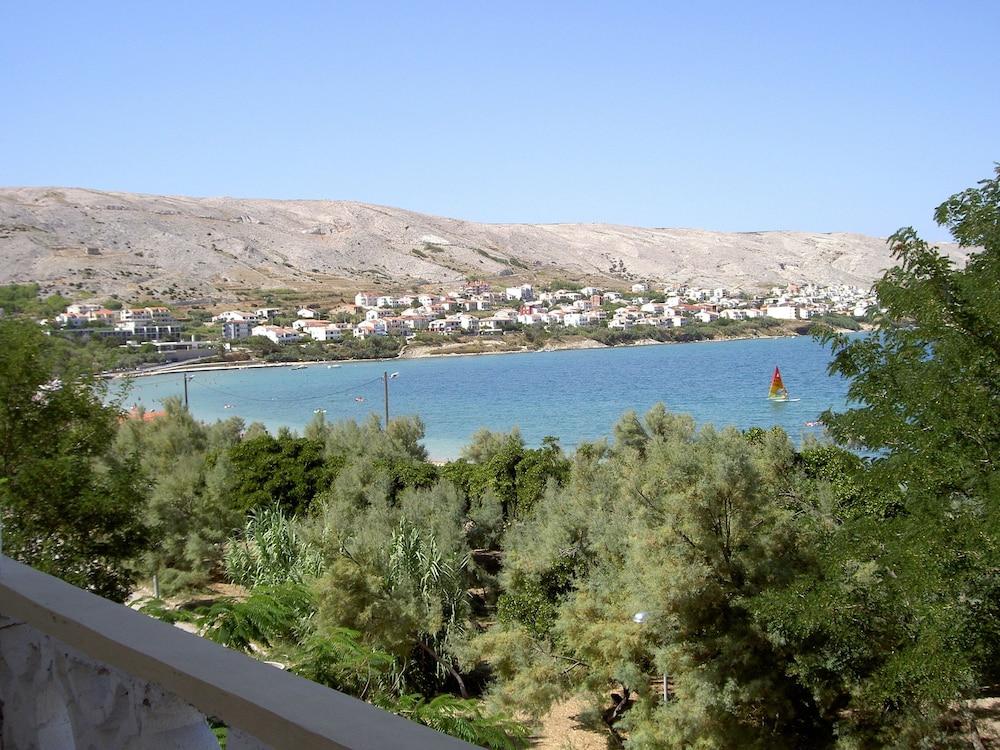 Rooms and Apartments Galeb