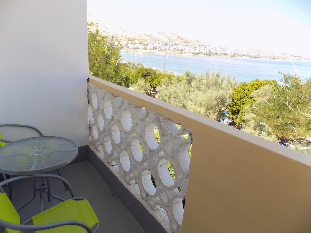 Rooms and Apartments Galeb