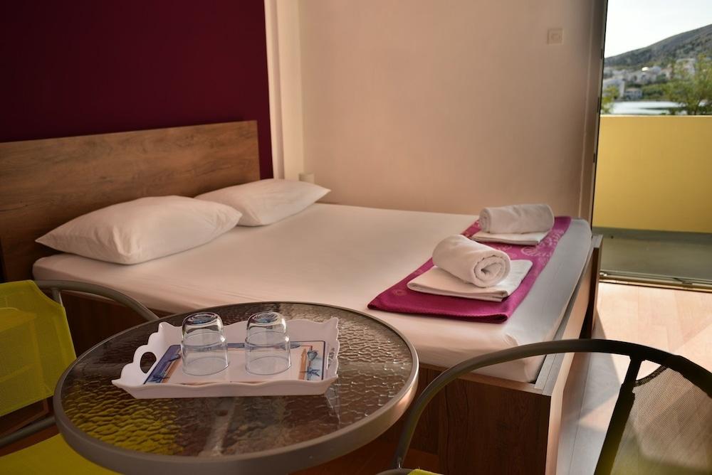 Rooms and Apartments Galeb