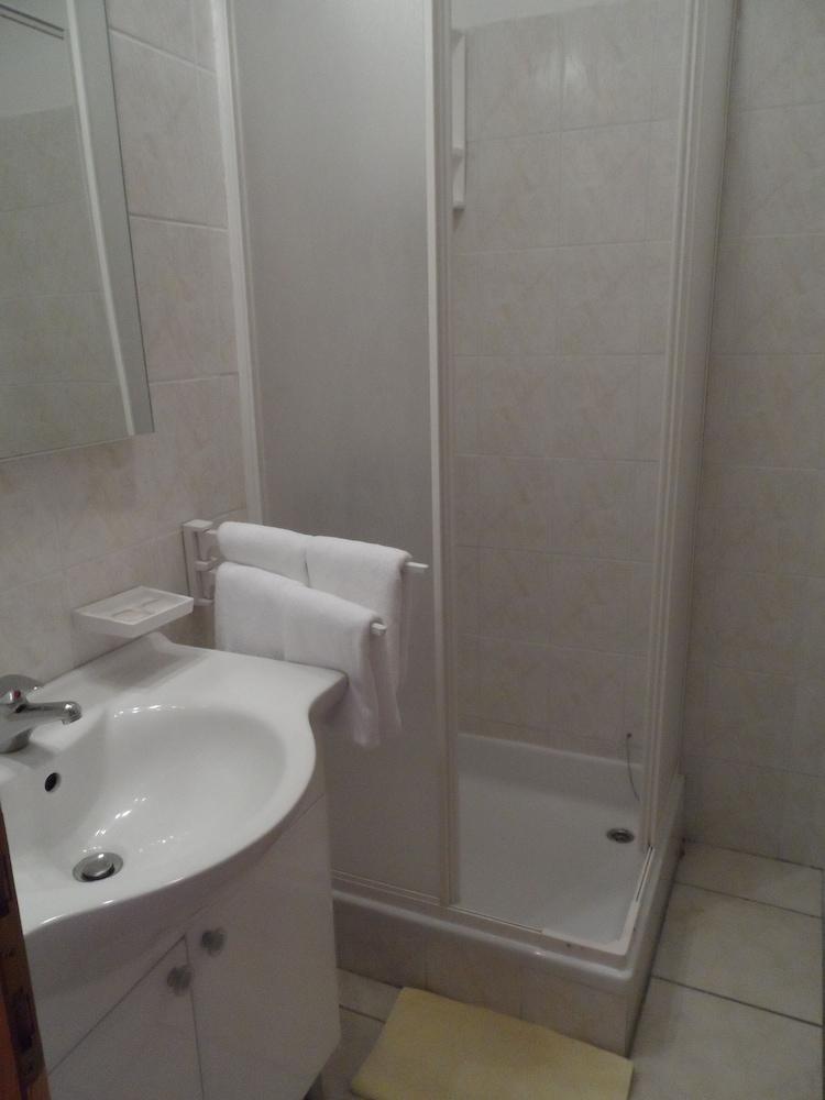 Rooms and Apartments Galeb