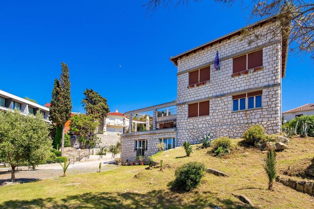 Villas Arbia-Margita