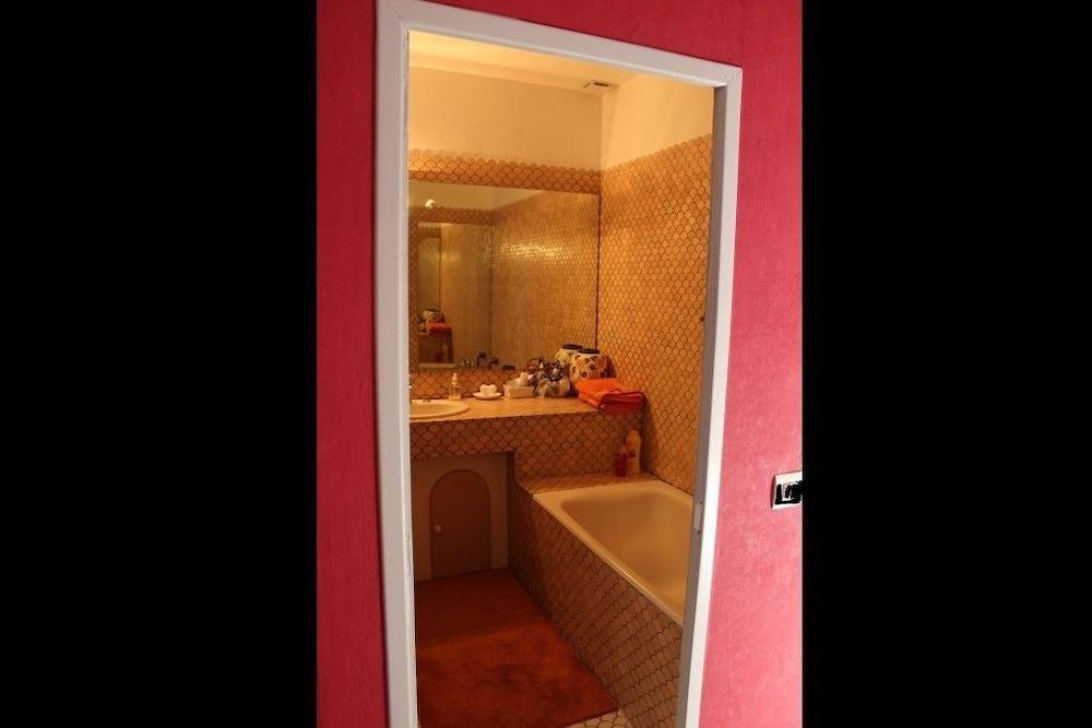 Carcas Hotes Guest House