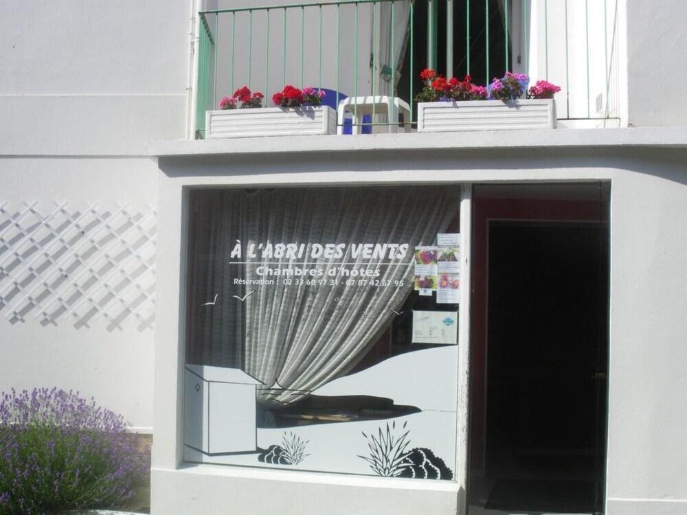 A L'abri Des Vents