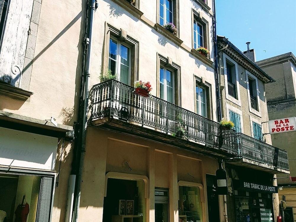 The Apartments, Rue Barbes