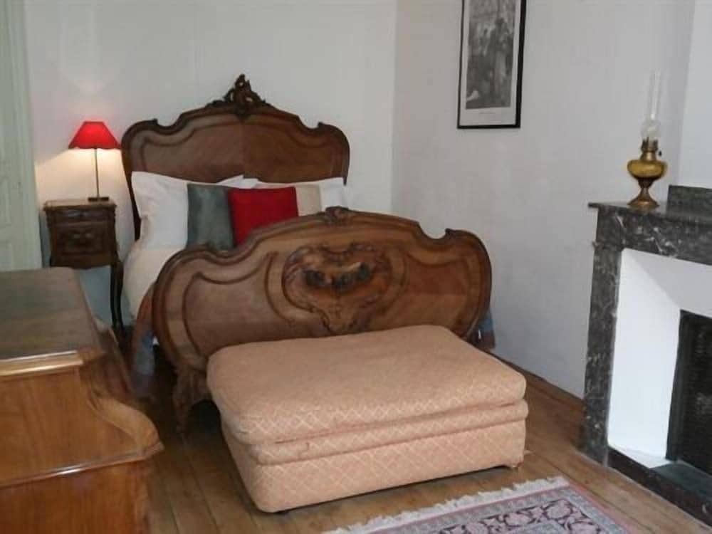 The Apartments, Rue Barbes
