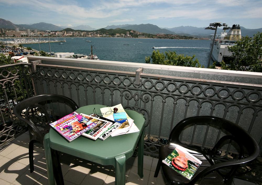 Le Dauphin Hotel & Restaurant