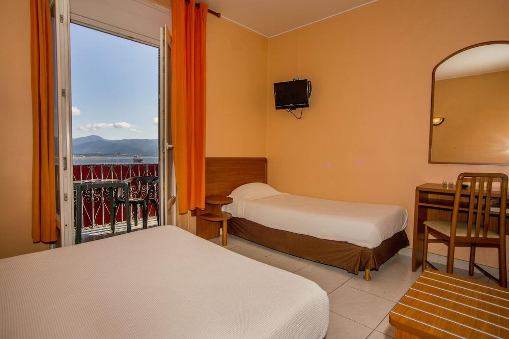 Le Dauphin Hotel & Restaurant