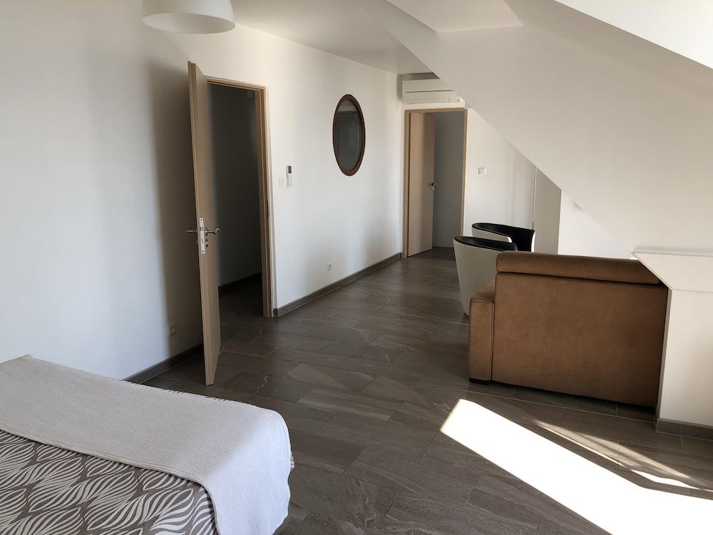 Le Dauphin Hotel & Restaurant