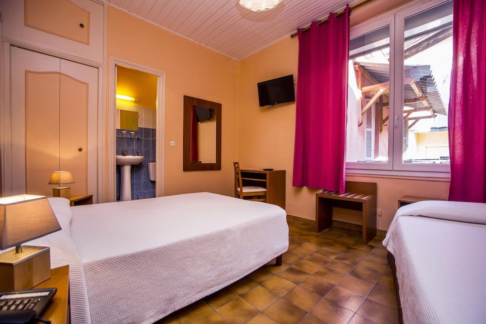 Le Dauphin Hotel & Restaurant