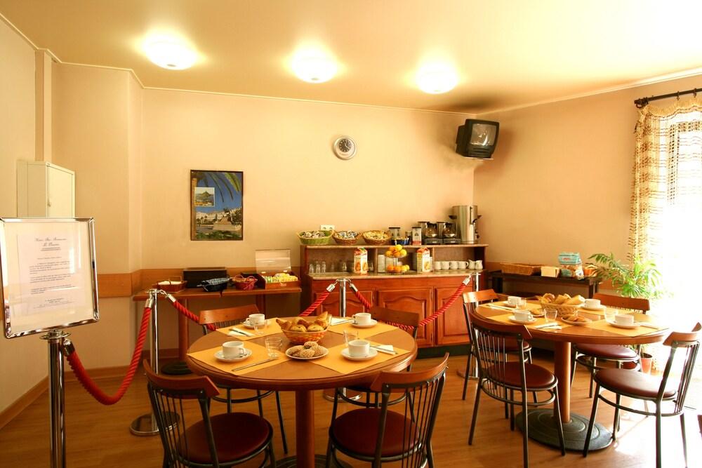 Le Dauphin Hotel & Restaurant