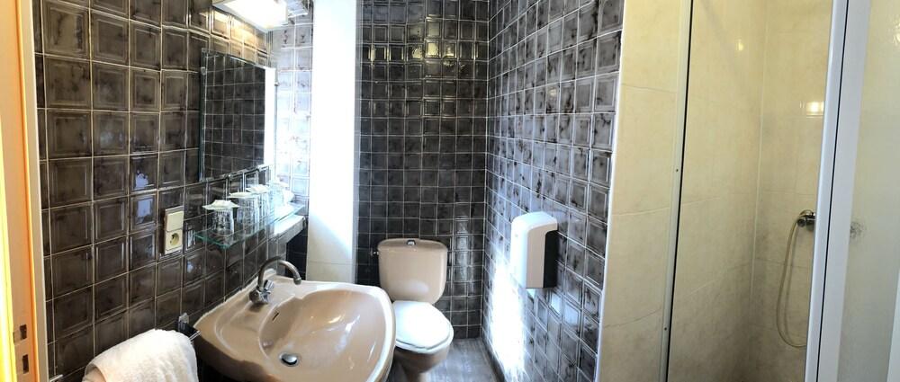 Le Dauphin Hotel & Restaurant