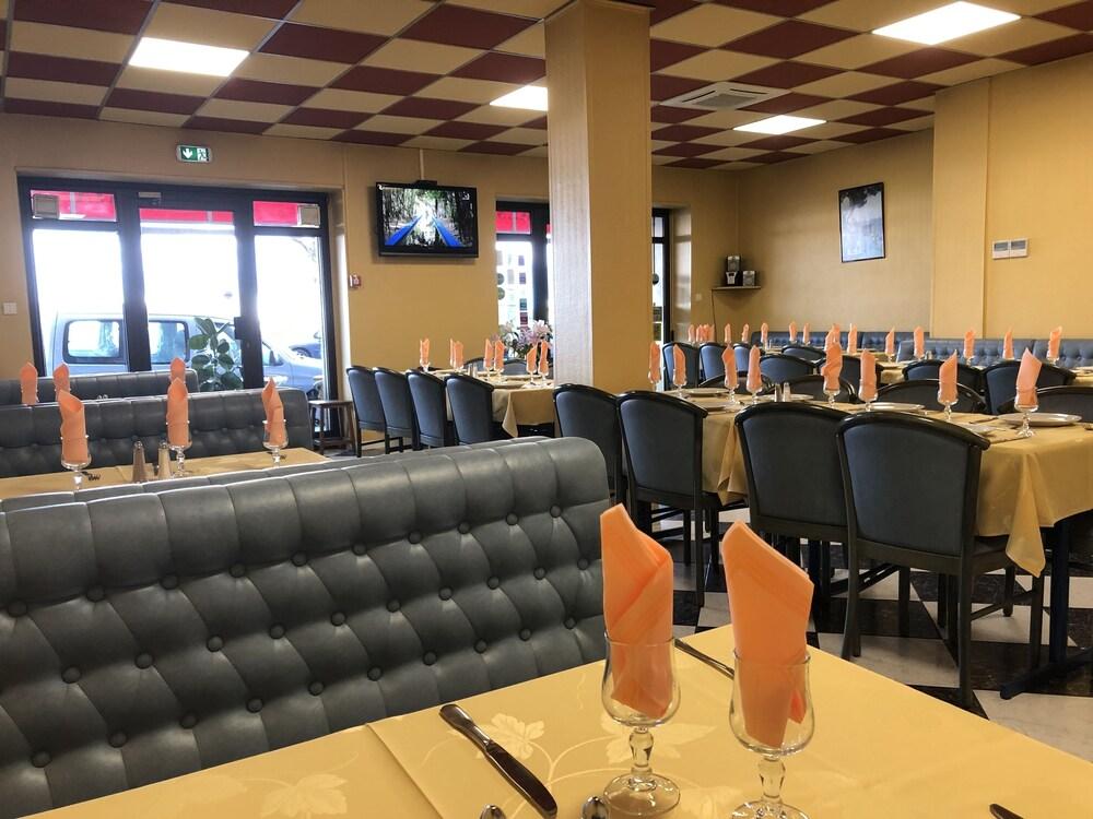 Le Dauphin Hotel & Restaurant