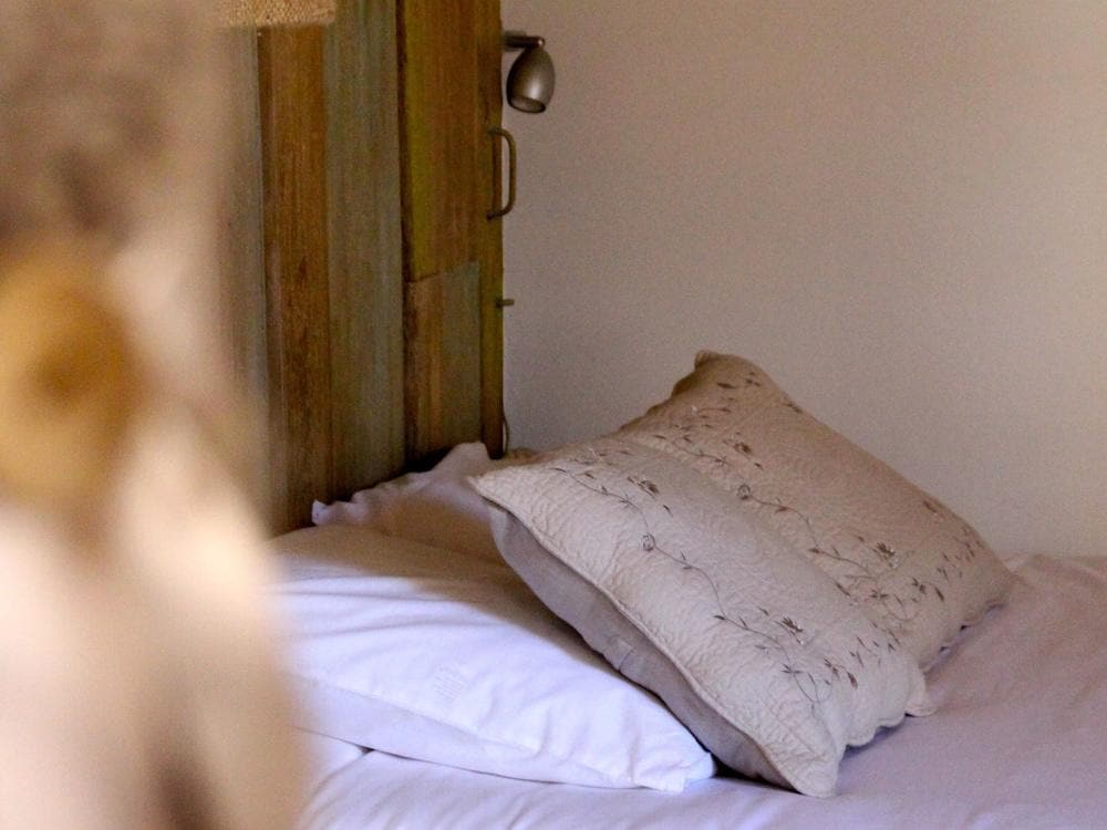 Une Chambre En Ville