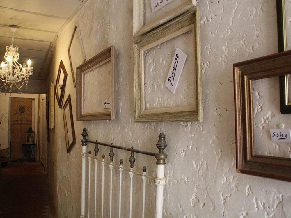 Une Chambre En Ville