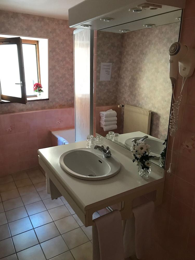 Hotel Des Cymaises