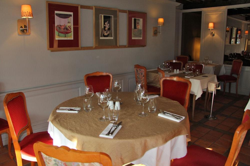 L'auberge Du Cochon D'or