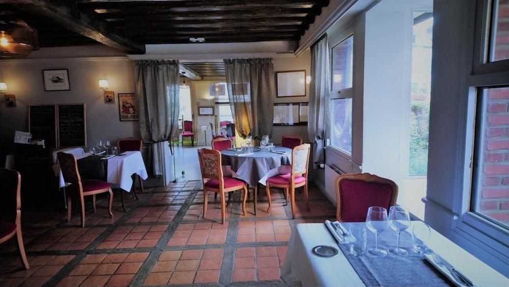 L'auberge Du Cochon D'or