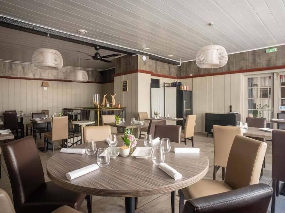 Logis Hotel le Marais Rest. Au Petit Challandais