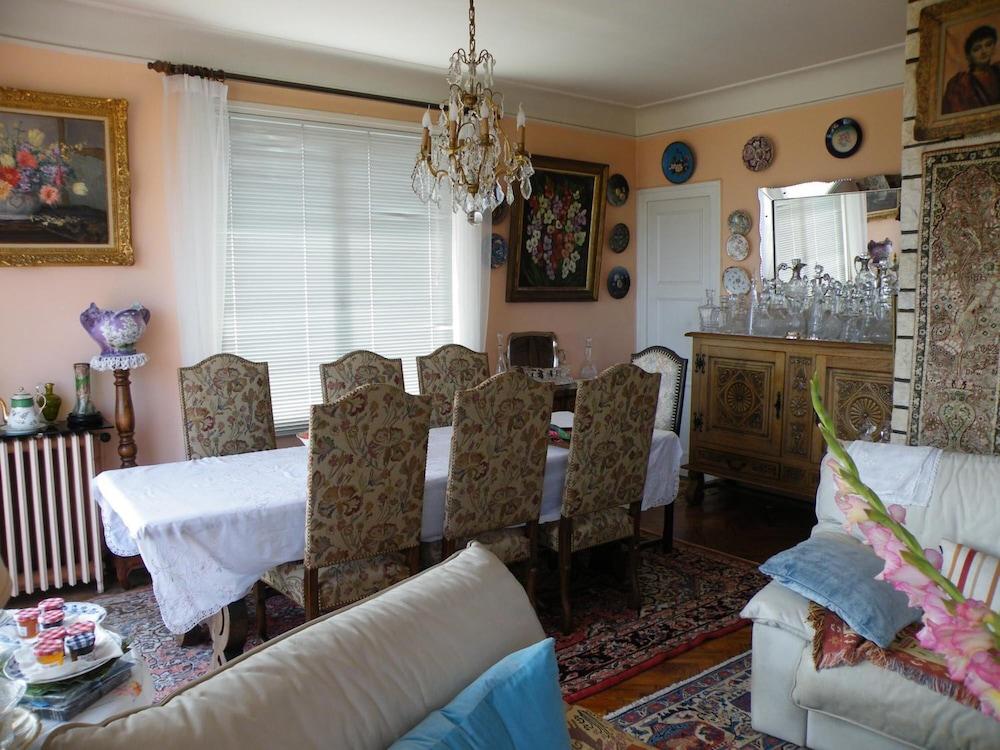 Villa Erresinolettean
