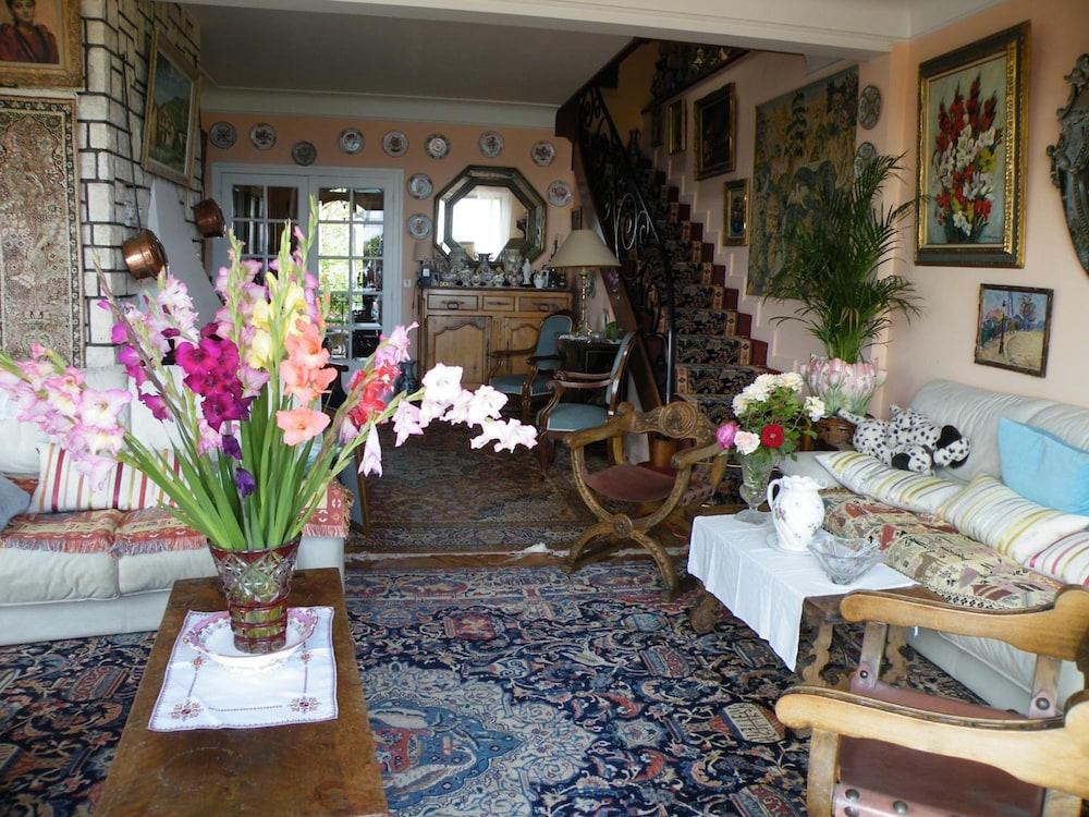 Villa Erresinolettean