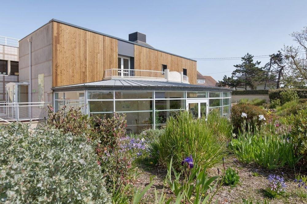 Le Manoir Des Tourelles