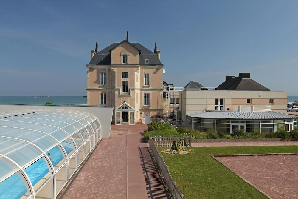 Le Manoir Des Tourelles