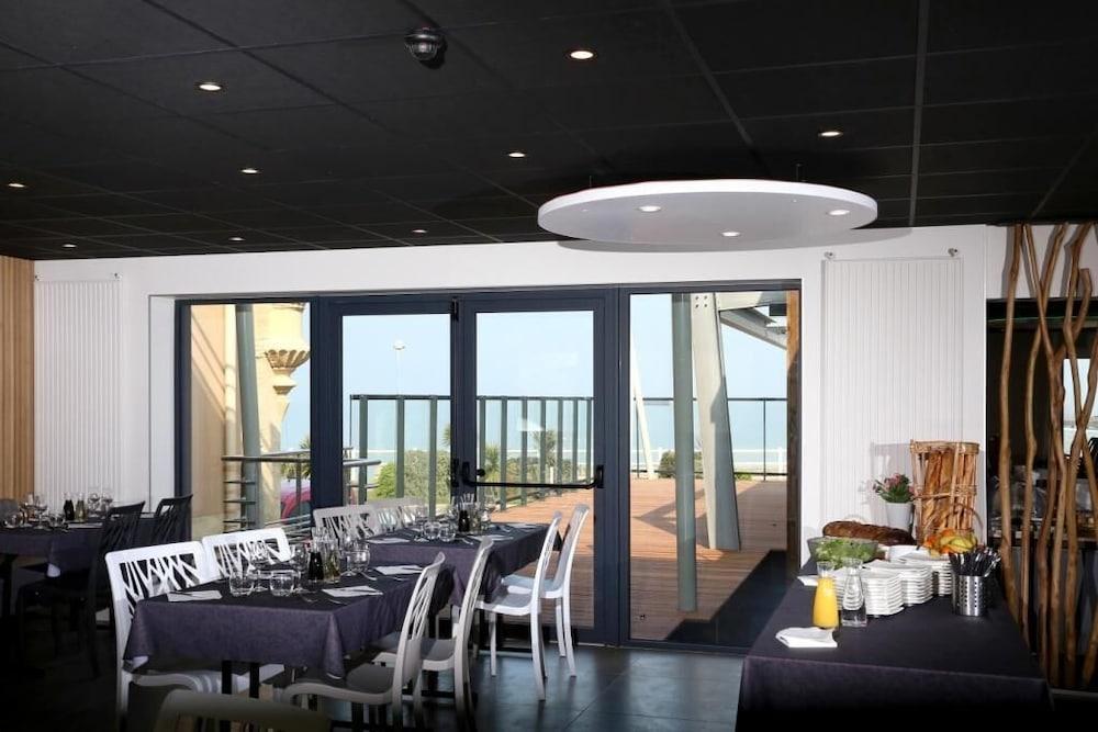 Le Manoir Des Tourelles