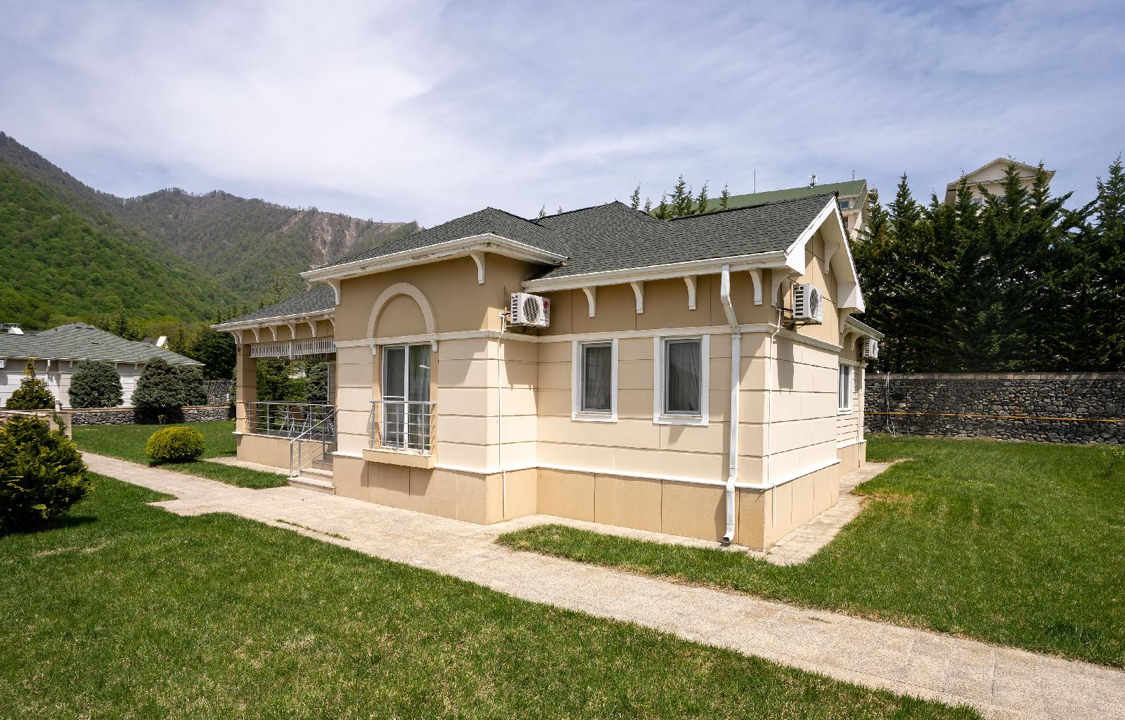 Qafqaz Riverside Hotel