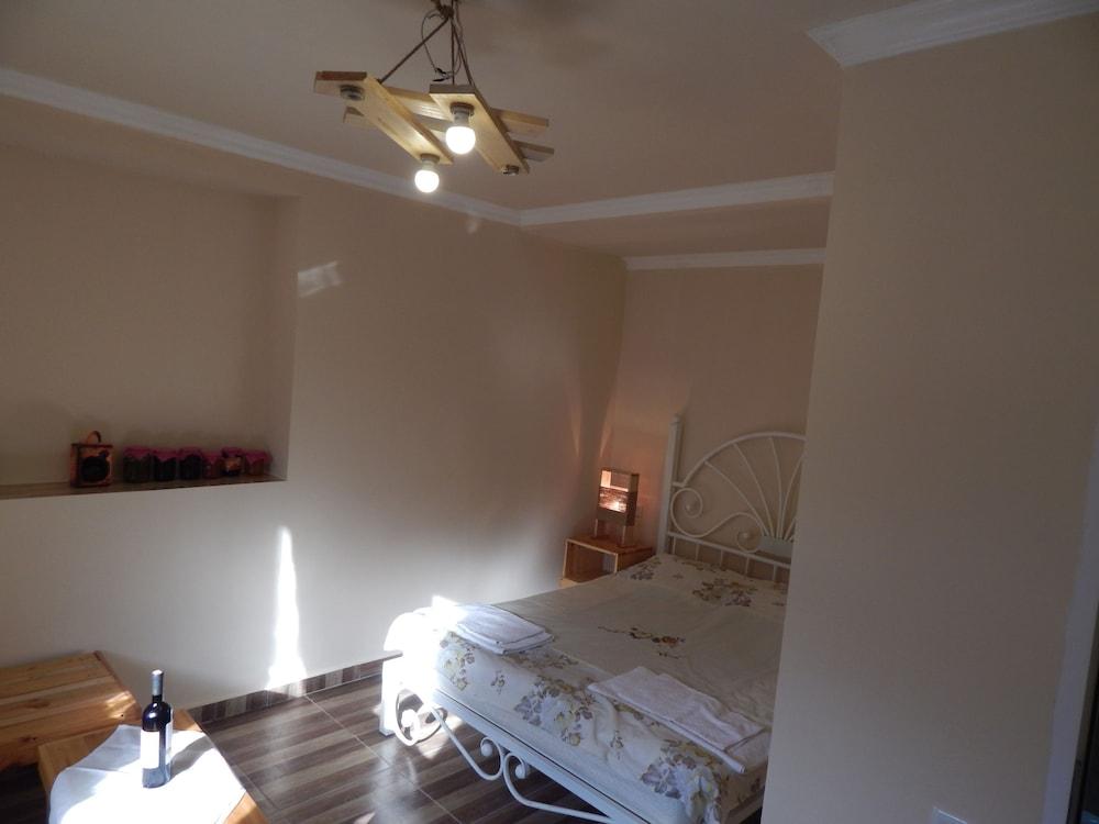 Arami Guesthouse