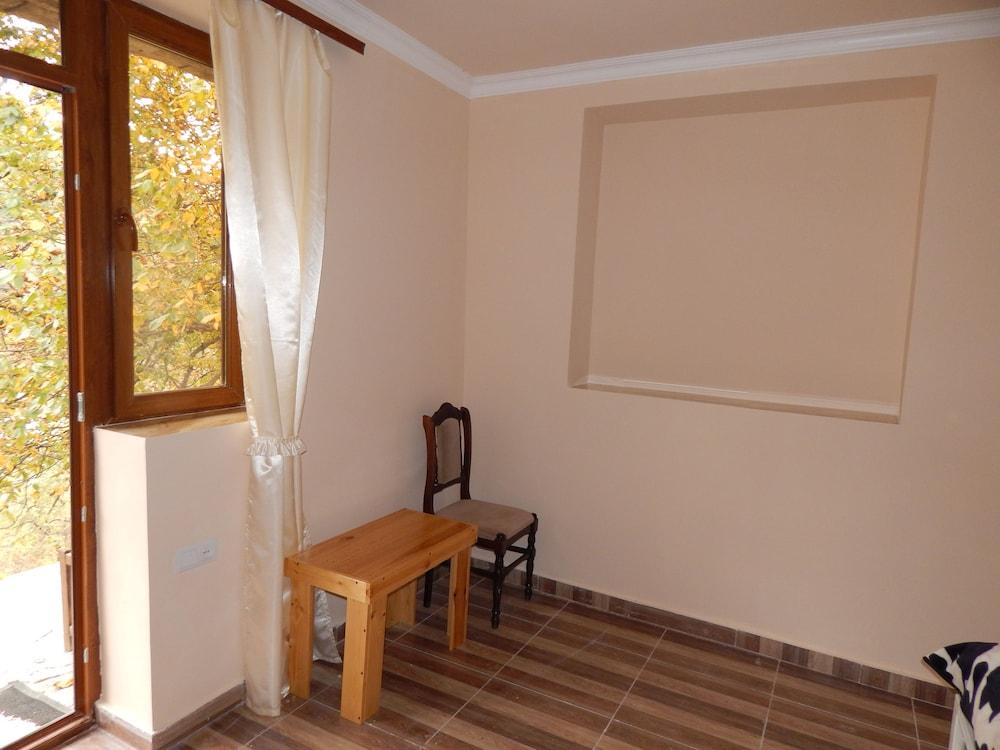 Arami Guesthouse