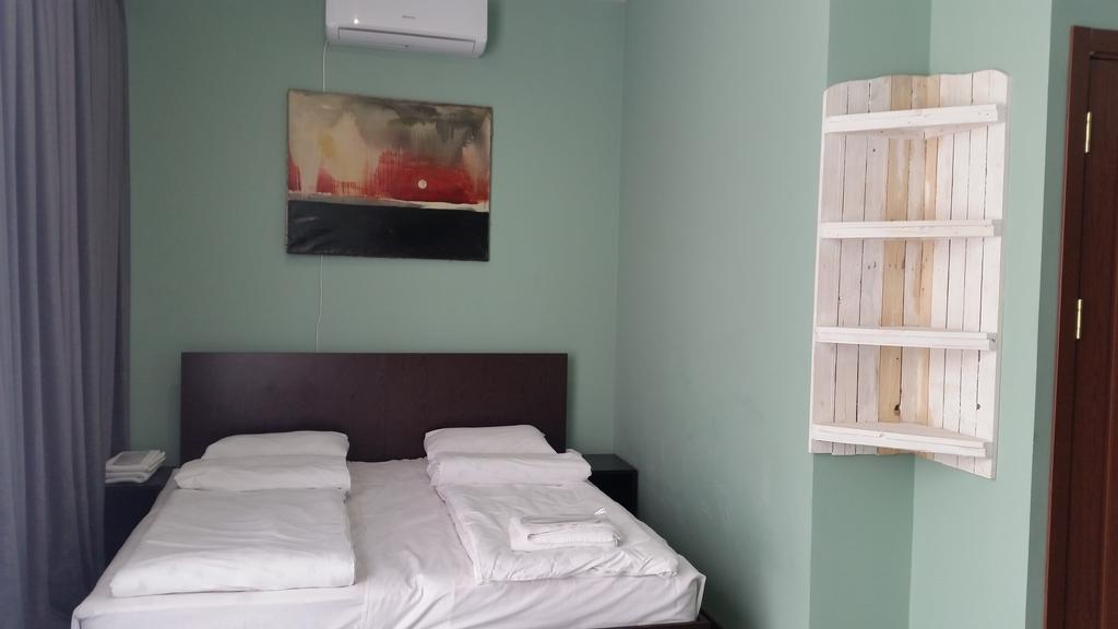 Benefice Mini-Hotel & Tours