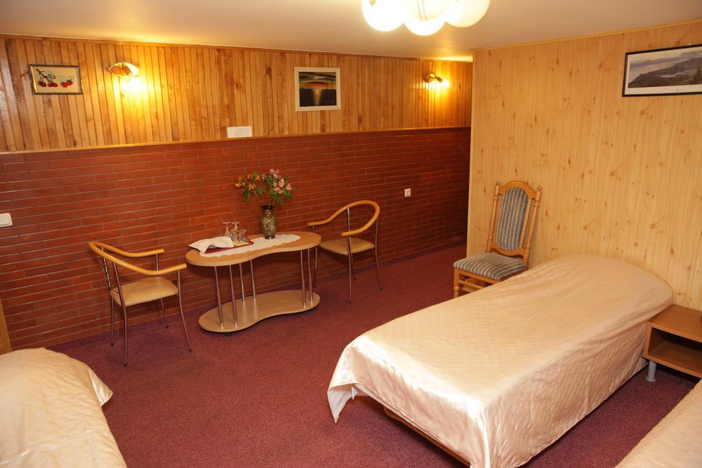 Linas Hotel