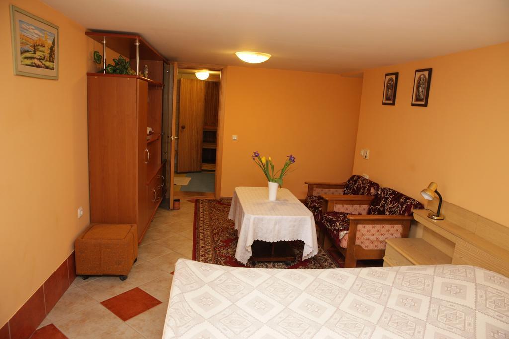 Linas Hotel